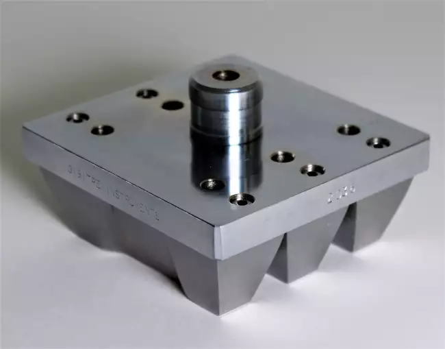 die cutters: Die cuts for specimen preparation: example of die cut for simultaneous preparation of 3 specimens.